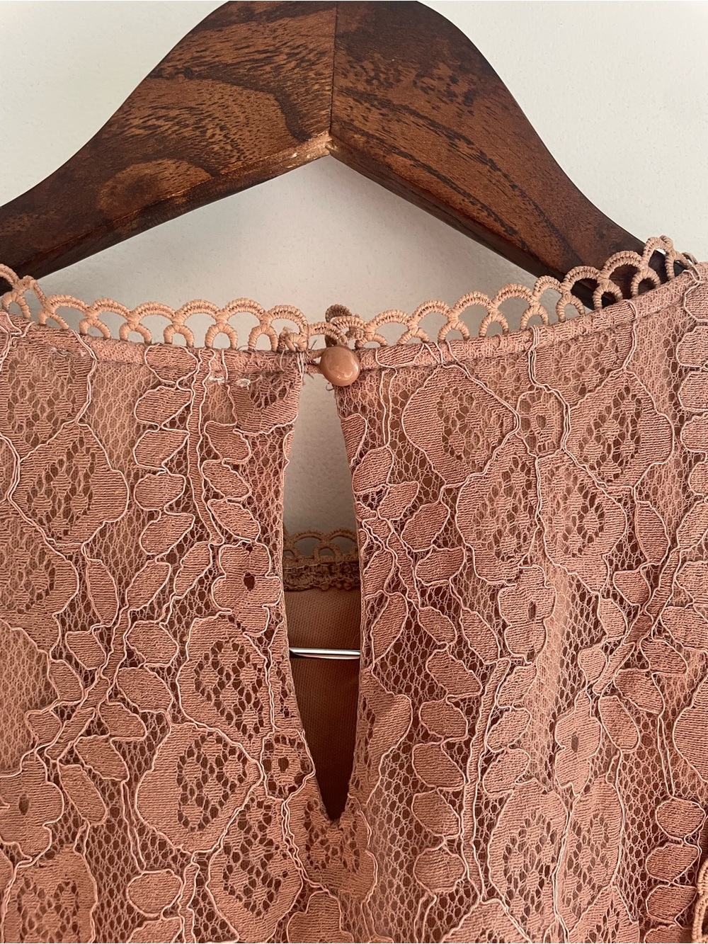 Lace Ruffle Blouse size L - Picture 9 of 11